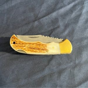 Vintage Hand Forged Damascus Steel with Ram Horn Handle Pocketknife